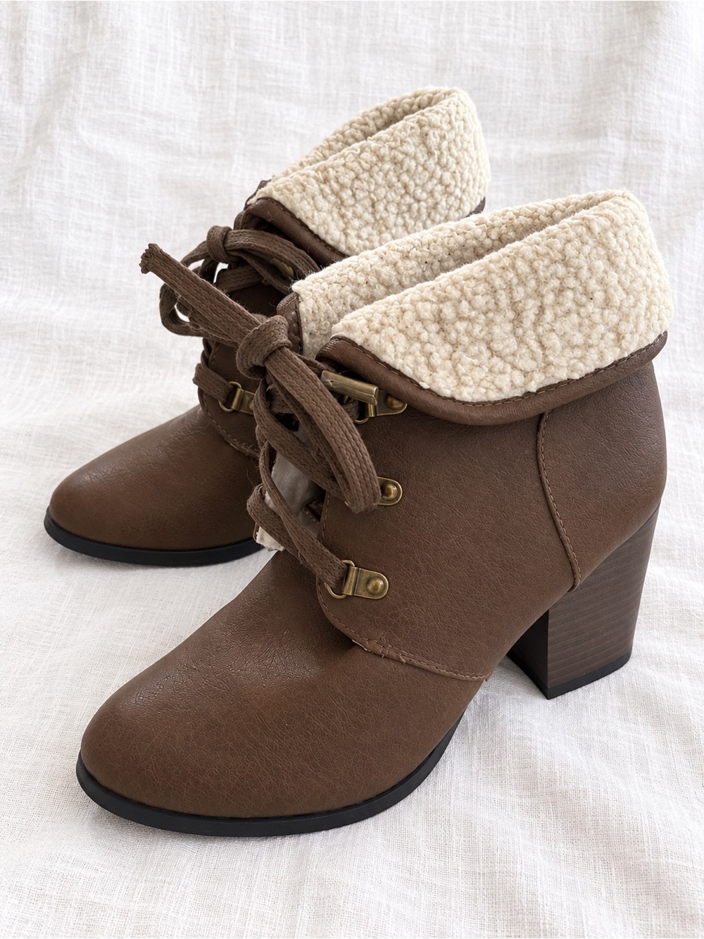 Bethany Mota Brown Sherpa Cuff Lace-Up Heeled Ankle Boots Size 6